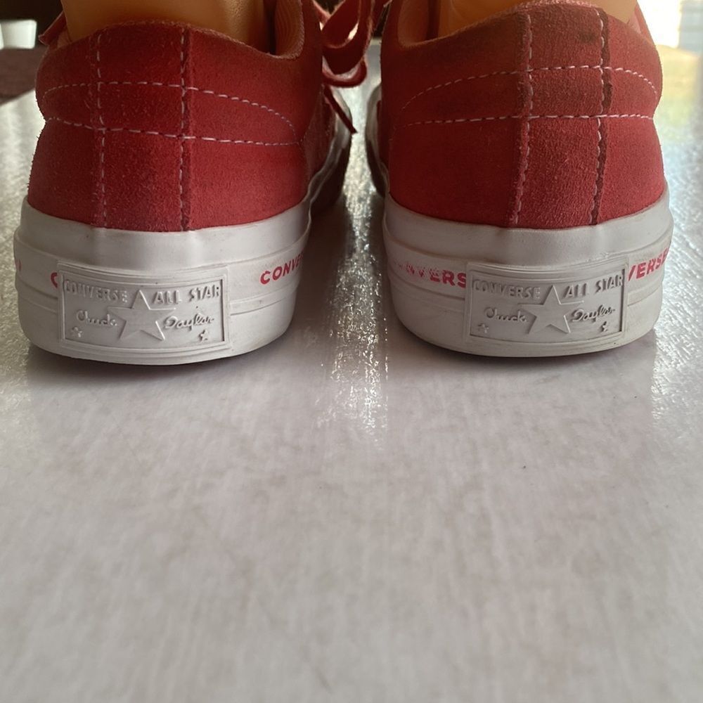 CONVERSE Women’s Suede Leather Sneakers Size 9 - Picture 3 of 9